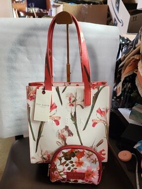 Ted Baker Floral Tote with Floral Make Up Bag Nwt 2 Pcs Ted Baker